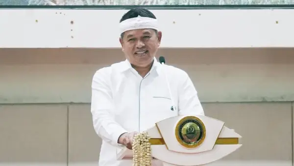 Gubernur Jabar Dedi Mulyadi saat memberikan sambutan dalam acara Rakor Program Pencegahan Korupsi Monitoring Controlling for Surveillance (MCSP). (Sumber Foto: Humas Jabar)
