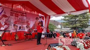 Sekjen PDIP Hasto Kristiyanto di kegiatan peringatan Hari ASI Sedunia dan HUT ke-81 Kemerdekaan RI di Lapang Sepak Bola Sekarwangi, Kecamatan Cibadak, Kabupaten Sukabumi, Kamis (6/8/2026). (Sumber : SU/Turangga Anom)