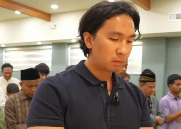 Indra Priawan Jadi Imam Salat Jumat di Kanada, Fasih Baca Al-Quran Bikin Netizen Kagum (Sumber : Instagram/@masjidedmontonkanada)