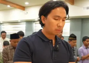 Indra Priawan Jadi Imam Salat Jumat di Kanada, Fasih Baca Al-Quran Bikin Netizen Kagum (Sumber : Instagram/@masjidedmontonkanada)
