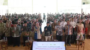 Sebanyak 244 putra-putri terbaik resmi menerima beasiswa untuk melanjutkan pendidikan tinggi di Nusa Putra University. (Sumber: dok nusa putra)