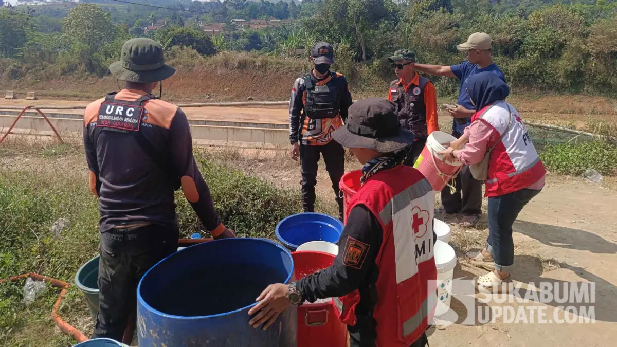 757 KK Terdampak Kekeringan di Cisarua Nagrak, BPBD Sukabumi Salurkan 25 Ribu Liter Air Bersih