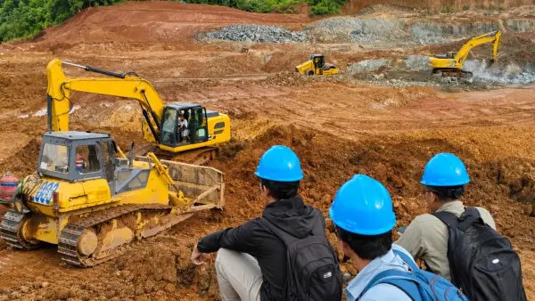 Ilustrasi aktivitas alat berat di area pertambangan emas. Sebanyak 332 eks buruh tambang Sukabumi mengaku belum menerima gaji selama 3 bulan. (Sumber Foto: Istimewa)