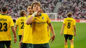 Selebrasi Ole Romeny setelah mencetak gol saat membela Fortuna Sittard menghadapi PSV Eindhoven. (Sumber: Instagram/@fortuna.sittard)
