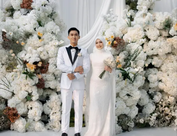 Setelah 2 Tahun Pacaran, Dea Annisa dan Mazaki Ahmad Resmi Menikah (Sumber : Instagram/@deaaannisa)