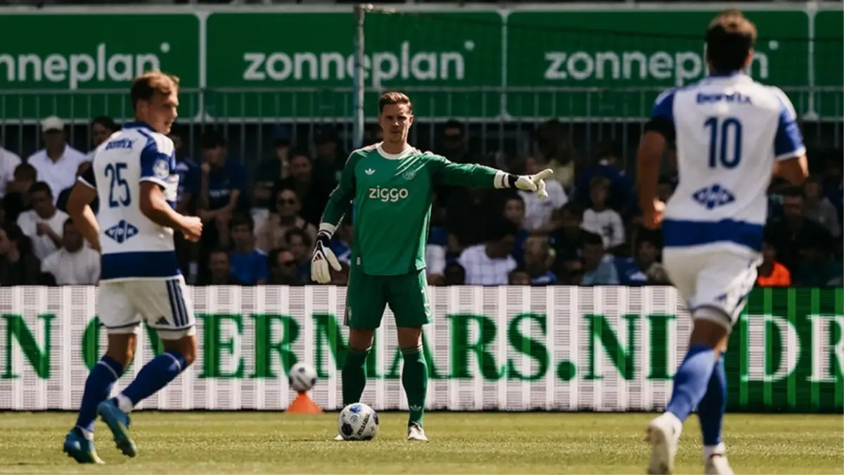 Marc-Andre Ter Stegen Debut di Ajax Amsterdam, Bagaimana Nasib Maarten Paes?