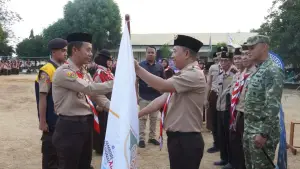 Wabup Andreas saat melepas peserta Jambore. (Sumber: Dokpim)