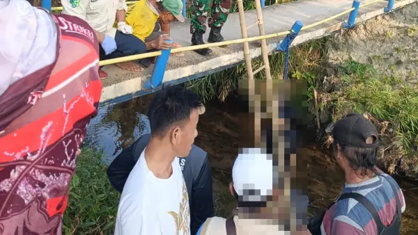 Warga temukan tubuh pria tergantung tak bernyawa di Jembatan Cilubang, Sungai Cibengang, Rabu (12/8/2026) pagi. (Sumber : dok warga)