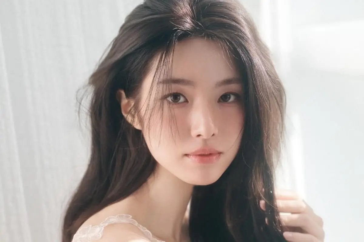 Ha Young Minta Maaf soal Kontroversi Kakek Buyutnya yang Diduga Pro-Jepang