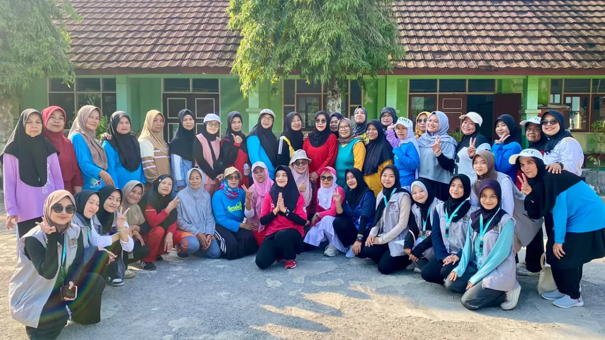 KKN PCM Jampangtengah UMMI Ikut Senam Bersama Warga, Gelar Cek Kesehatan Gratis