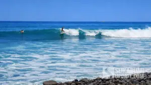 Surfing Competition Open Professional 2026 digelar selama tiga hari, 15-17 Agustus 2026, di kawasan Pantai Cimaja. (Sumber: sukabumiupdate)