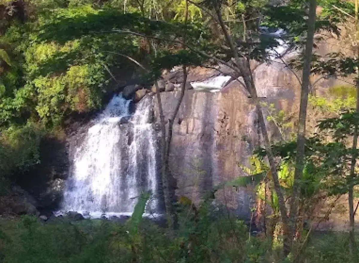 Curug Dengdeng Takokak, Pesona Air Terjun Tersembunyi di Selatan Cianjur