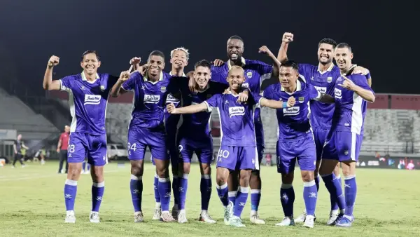 Selebrasi para pemain Persib Bandung usai mengalahkan Sabah FC di ajang Dewata Challenge Series 2026 (Sumber: web/persib.co.id)