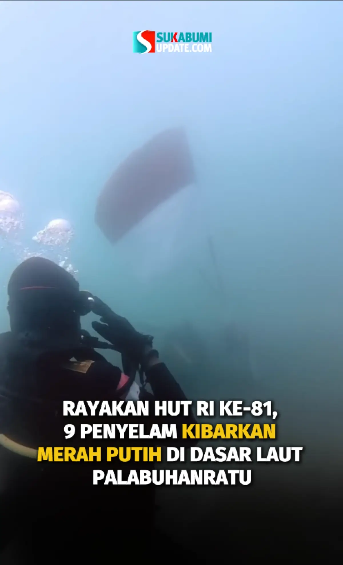Rayakan HUT ke-81 RI, 9 Penyelam Kibarkan Merah Putih di Dasar Laut Palabuhanratu
