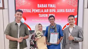 Mahasiswa Asing melalui BIPA Nusa Putra University Mahboob Hashir (Sri Lanka) & Soulaymane Abdul Qudus (Nigeria) Lolos ke Babak Final Lomba Bercerita Tingkat Jawa Barat. (Sumber : Istimewa.)