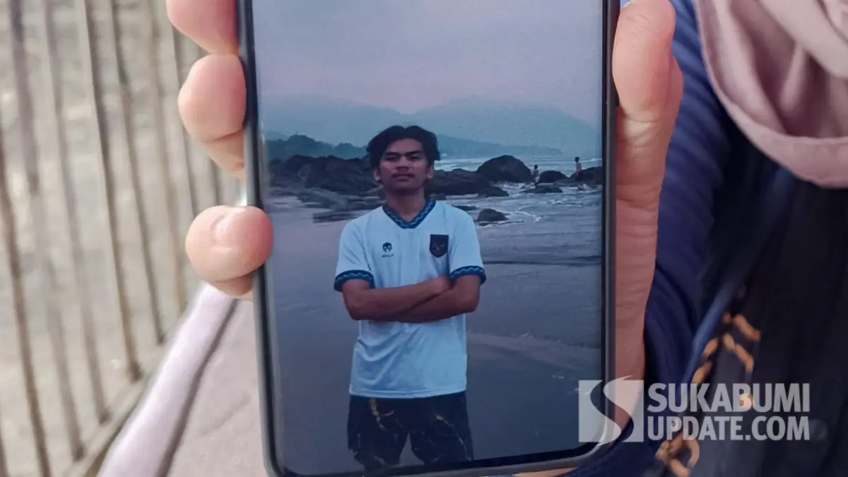 Foto terakhir Nadif di Pantai Karangnaya.