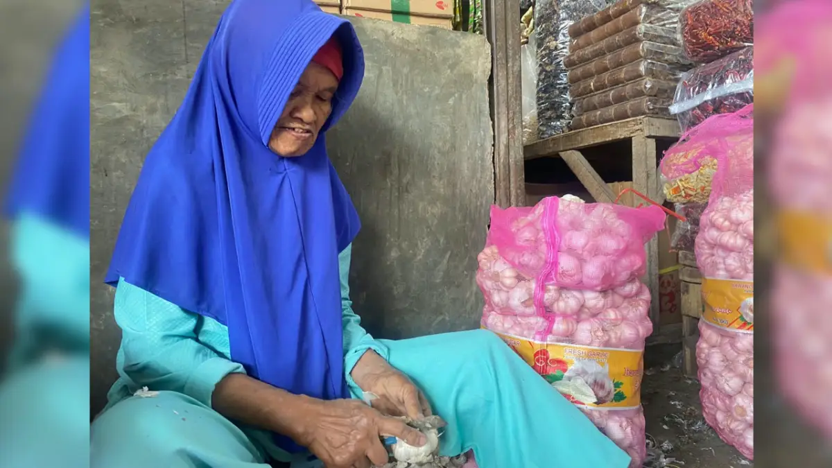 Bukan Rp700 Ribu, Upah Pengupas Bawang di Kota Sukabumi Hanya Rp10 Ribu 1 Karung