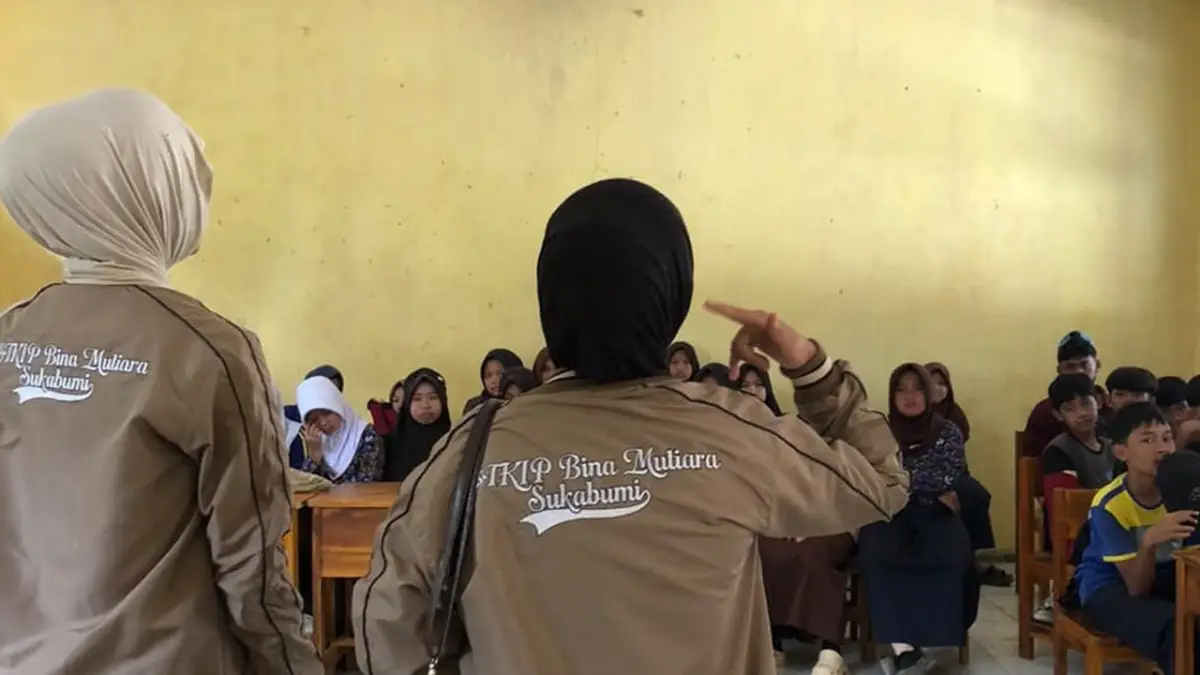 Mahasiswa KKM STKIP Bina Mutiara.