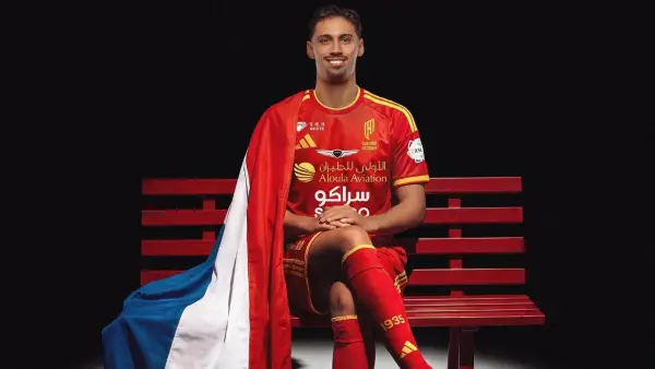 Tijjani Reinjders resmi bergabung dengan klub Saudi Pro League, Al Qadsiah setelah meninggalkan Manchester City (Sumber: Instagram/@fcqadsiah)