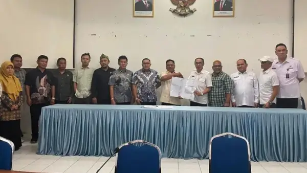 Plt Kepala Bapperida Kabupaten Sukabumi, Haerul Imam, saat menghadiri Rapat Banggar DPRD Kabupaten Sukabumi bersama TAPD di Aula Dishub Kabupaten Sukabumi, Rabu (5/8/2026). (Sumber Foto: Istimewa)