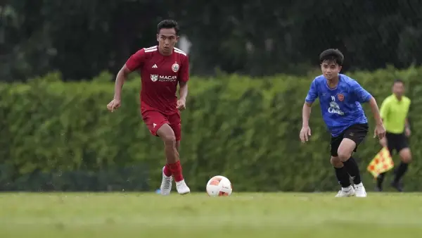 Aksi Rayhan Hannan saat membela Persija mengahdapi Police Tero (Sumber: web/persija.id)