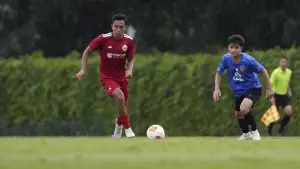 Aksi Rayhan Hannan saat membela Persija mengahdapi Police Tero (Sumber: web/persija.id)