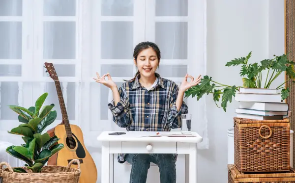 Ilustrasi cara memperbaiki mood agar lebih stabil (Sumber : Freepik/@rawpixel)