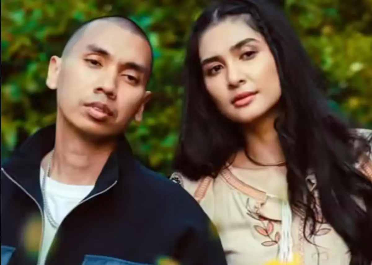 Lirik Lagu Jalan Tengah Mikha Tambayong feat Rayi Putra, Tentang Perpisahan Dewasa
