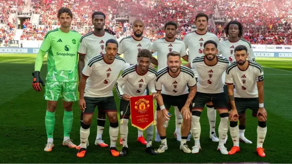 Starting line up Manchester United vs AC Milan di laga pramusim. (Sumber: web/manutd.com)