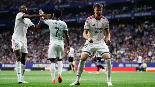 Selebrasi Carlos Espi setelah mencetak gol kemenangan Real Madrid atas Espanyol (sumber: web/realmadrid.com)