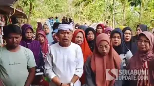 Tangkapan layar rekaman video warga korban banjir bandang di Desa Cidadap, Kecamatan Simpenan, Kabupaten Sukabumi, meminta bantuan dan kepastian soal tempat tinggal ke Gubernur Jawa Barat Dedi Mulyadi. | Foto: Istimewa