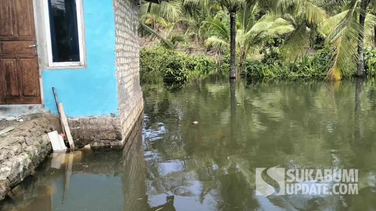 Bugel muara cikaso mulai menggenani pemukiman warga di Tegalbuleud Sukabumi
