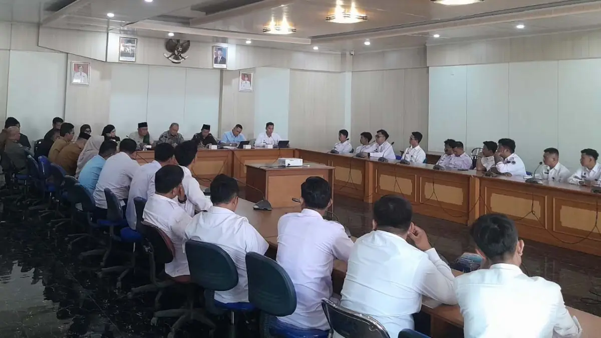Suasana rapat yang digelar Komisi I DPRD Kabupaten Sukabumi bersama SPPG.