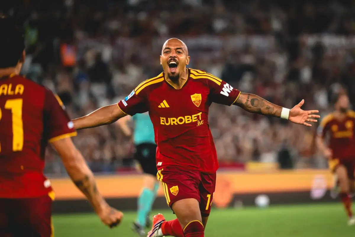 Donyell Malen Hattrick, AS Roma Bantai Fiorentina 4-0 dan Puncaki Klasemen Serie A