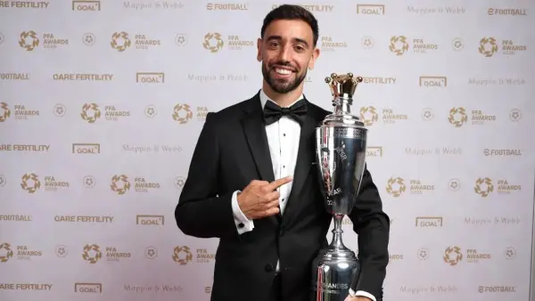 Bruno Fernandes terpilih jadi pemain terbaik PFA musim 2025/2026 (Sumber: web/manutd.com)