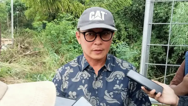 Kepala DPUTR Kota Sukabumi Sony Hermanto saat diwawancarai. (Sumber: Istimewa)