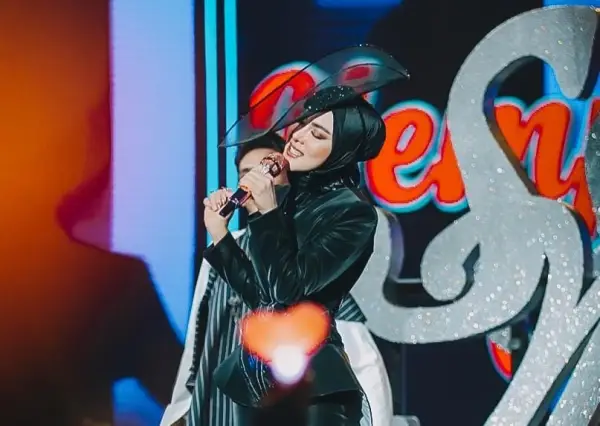 Syahrini Comeback di Atas Panggung Setelah 6 Tahun Vakum: Aku Kembali (Sumber : Instagram/@ivan_gunawan)