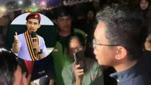 Ketua PP PMKRI Yohanes Tola, saat menemui massa aksi koalisi Pati Melawan di depan Gedung DPR RI, Jakarta (26/6/2026) Foto : Istimewa