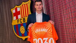 Dominik Livakovic resmi gabung Barcelona dengan durasi kontrak 4 musim. (Sumber: web/fcbarcelona.com)
