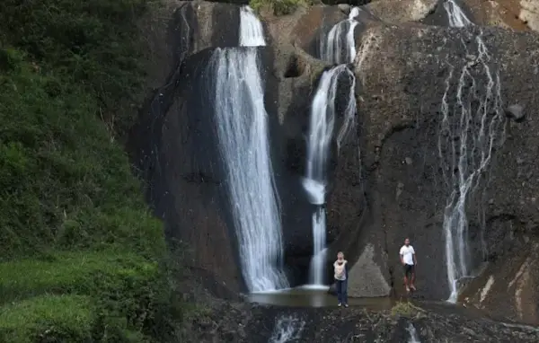Curug Terekel, salah satu air terjun unik yang ada di Cianjur Selatan. (Sumber : Gmaps/Indra Susandi)