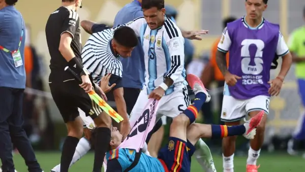 FIFA terima banding AFA setelah keriburan Leandro Paredes dan Nahuel Molina di Final Piala Dunia 2026 (Sumber: web/en.as.com)