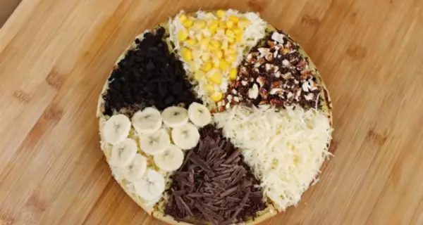 Resep Martabak Pizza Manis, Rasa Manis Beragam dan Lembut yang Bikin Penasaran (Sumber : Youtube | Devina Hermawan)