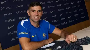 Emiliano Martinez resmi gabung Chelsea. (Sumber: web/en.as.com)