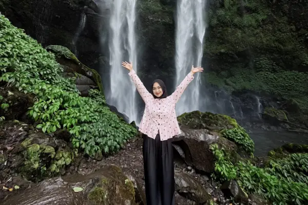 Ria Ricis Liburan ke Situ Gunung Sukabumi, Jelajah Lembah Purba Hingga Flying Fox (Sumber : Instagram/@riaricis1795)