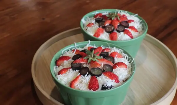 Resep Salad Buah, Hidangan Penutup yang Menyegarkan dan Creamy (Sumber : Youtube | Devina Hermawan)