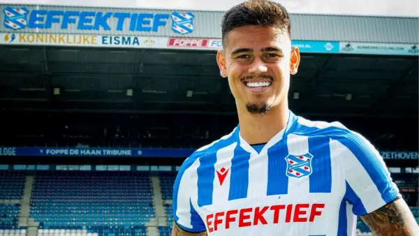 Mess Hilges resmi gabung SC Heerenveen (Sumber: Instagram/@scheerenveenofficial)