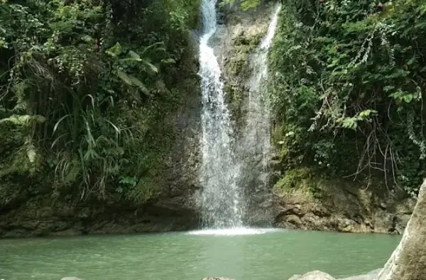 Curug Dengdeng, salah satu air terjun yang masih belum banyak diketahui wisatawan di Bojongpicung Cianjur. (Sumber : Gmaps/Bikers Ngaprak)