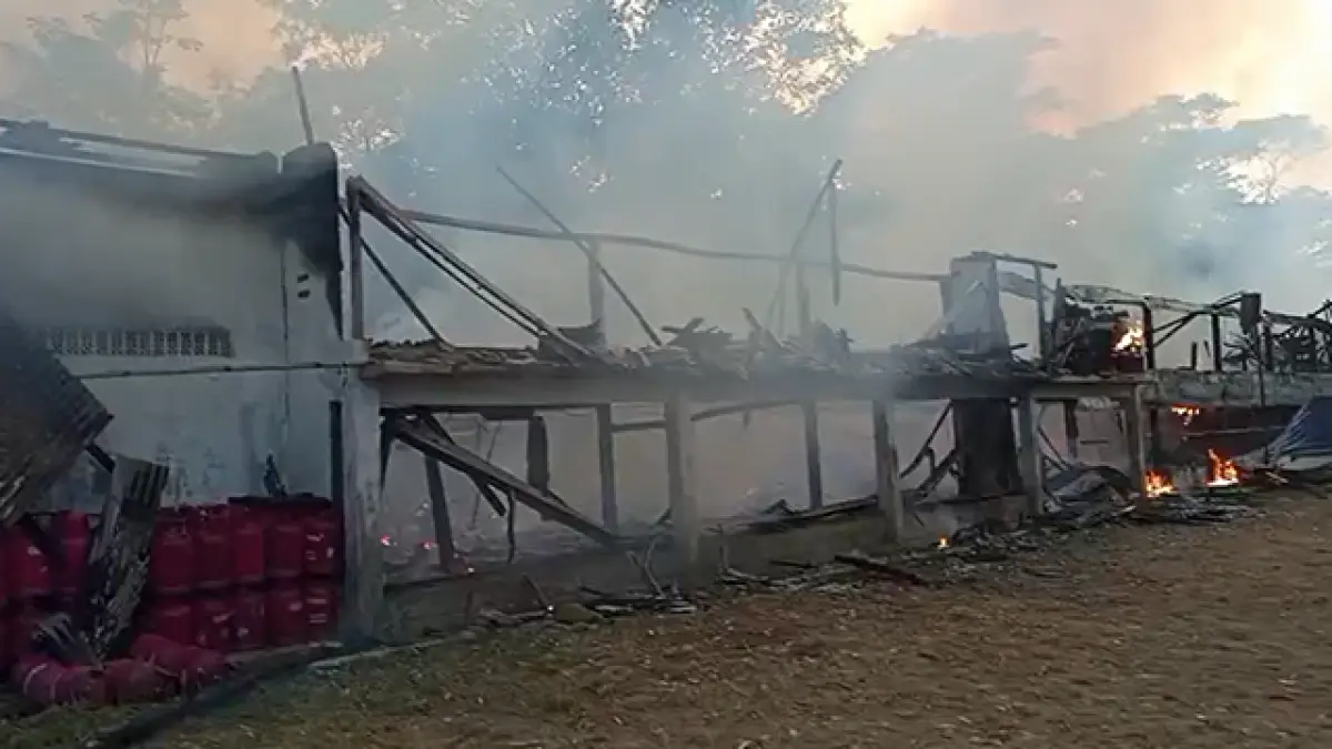 Kandang Ayam Dua Lantai di Waluran Sukabumi Terbakar, Sekitar 50 Persen Mati Terpanggang