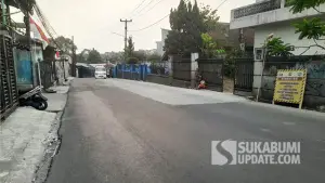 Ruas jalan Caringin-Cidahu di Kampung Caringin, Desa Nyangkowek, Kecamatan Cicurug, yang akan dilakukan pengecoran tahap kedua. (Sumber : SU/Ibnu Sanubari).