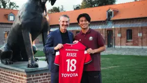 Ayase Ueda resmi gabung Lille, satu tim dengan Calvin Verdonk. (Sumber: Instagram/@losclive)